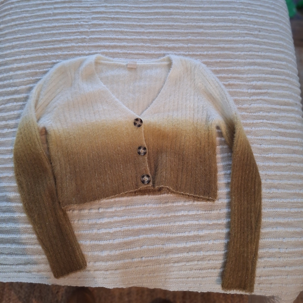 Womens Urban Outfitters Cropped Ombre Sweater Size Medium.
